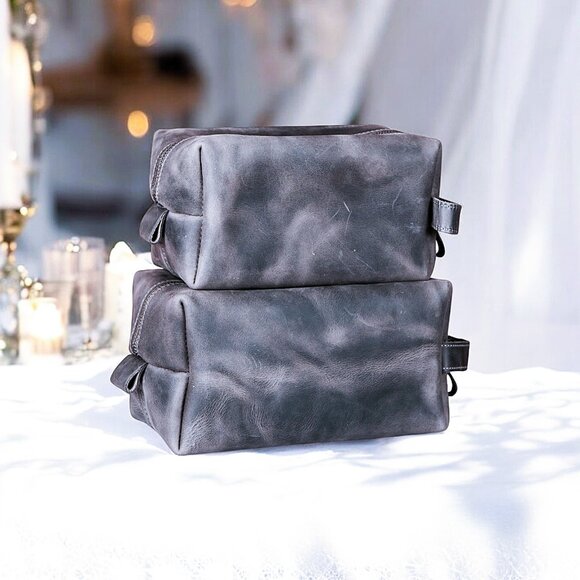 Customizable Genuine Leather Make-Up Bag | Personalized Travel Cosmetic Case - Picture 3 of 6